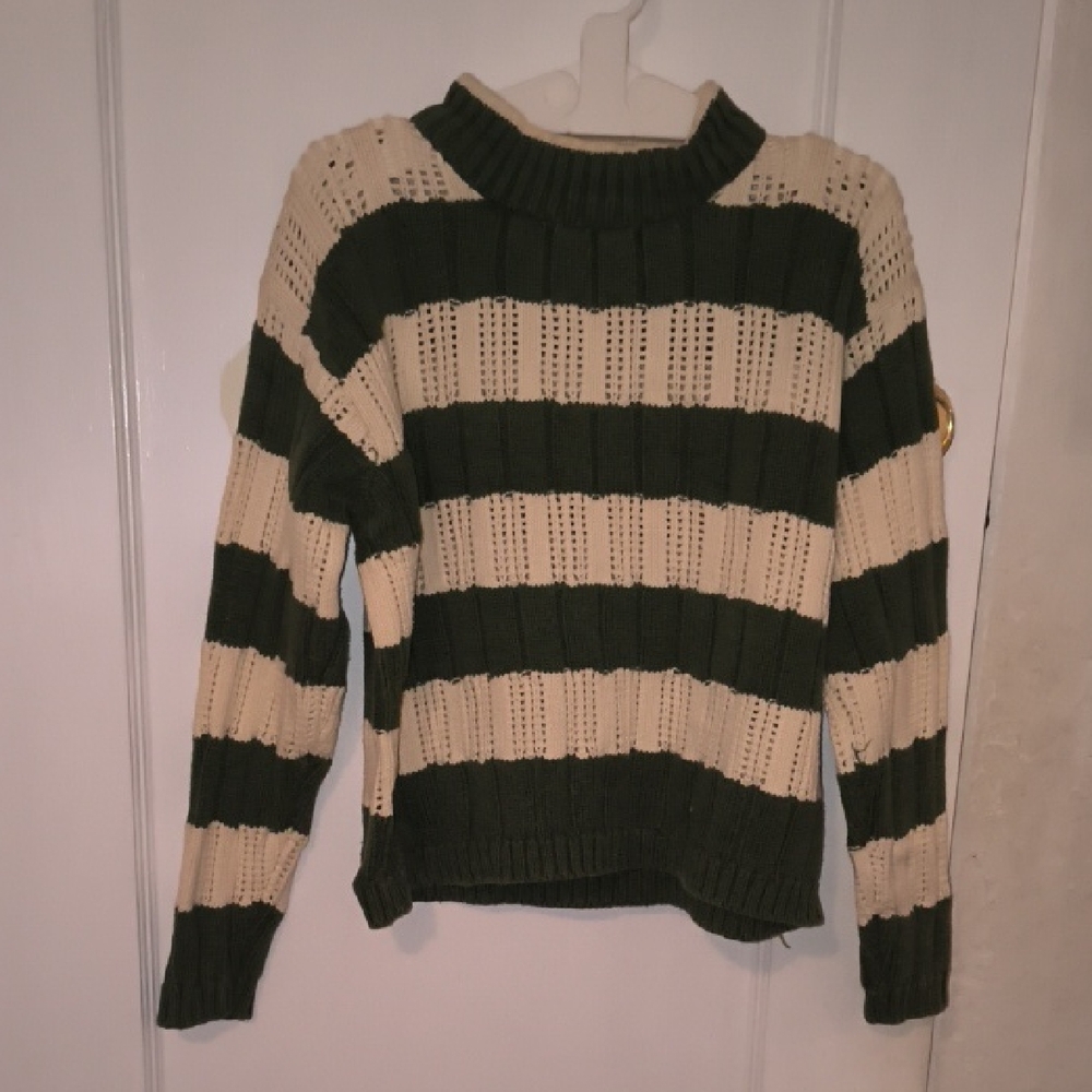 Chamonix | Striped Turtleneck Sweater in Green and Cream